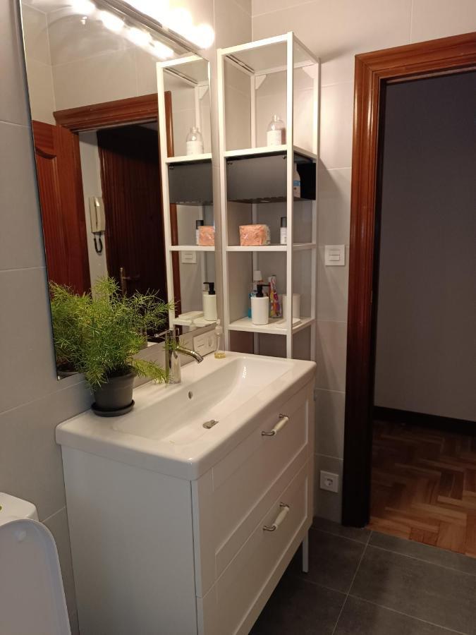 Apartamento Pamplona A 10 Minutos Del Centro Exterior photo