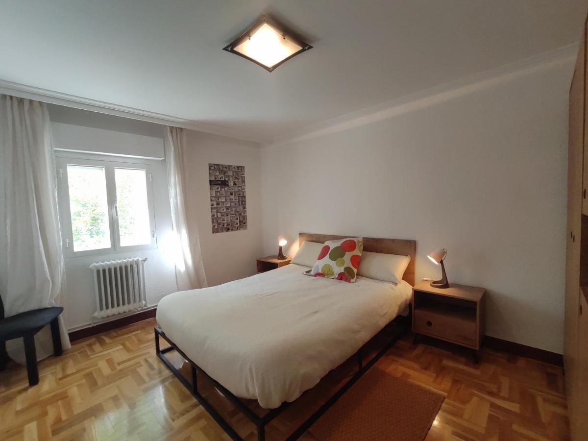 Apartamento Pamplona A 10 Minutos Del Centro Exterior photo